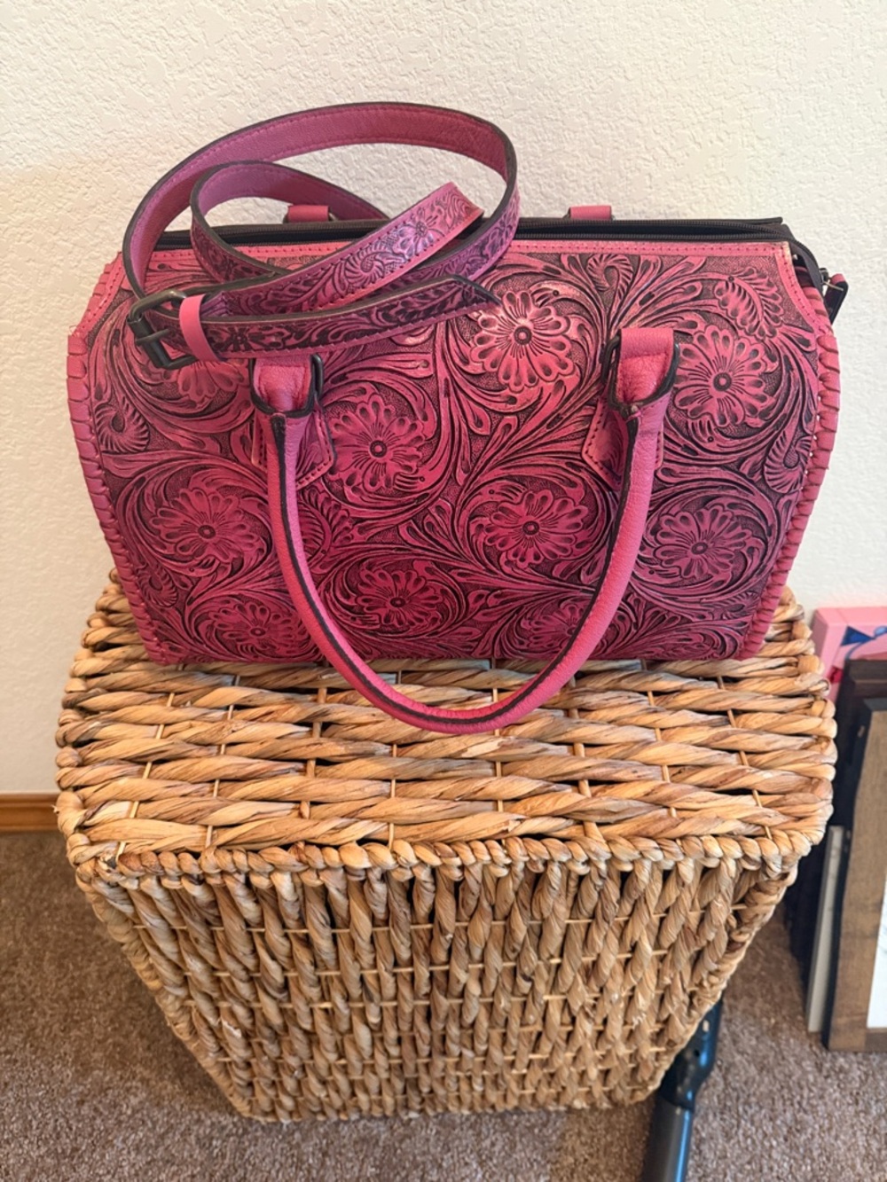 Women's Embossed Floral Satchel Bag - Pink